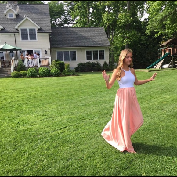 Donna Mizani Racer Front Gown - Picture 4 of 4